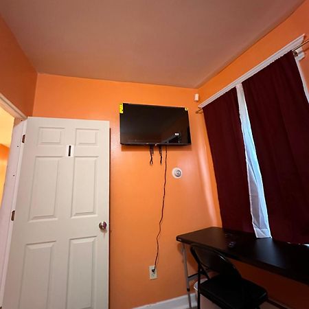 Fidellia Iron Room, Queen Bed Minutes From Newark Liberty International Airport And Newark Penn Station ภายนอก รูปภาพ