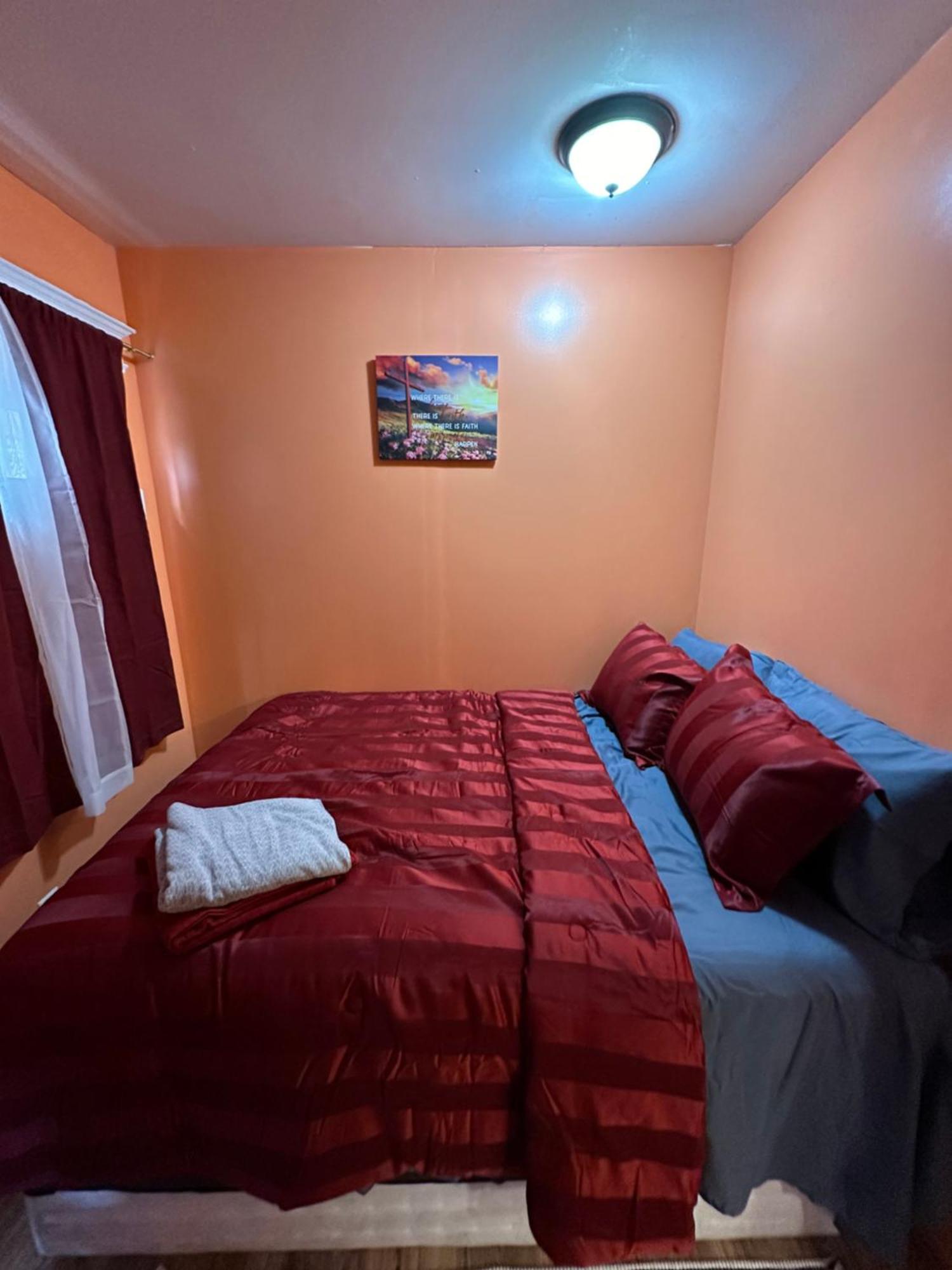 Fidellia Iron Room, Queen Bed Minutes From Newark Liberty International Airport And Newark Penn Station ภายนอก รูปภาพ